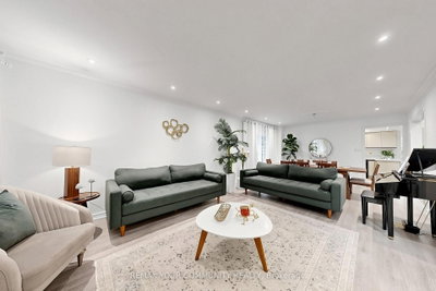 6 Bombay Court • Richmond Hill, ON photo 5