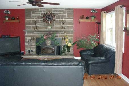 8 Victor Dr, Whitchurch-Stouffville, L4A7X3 | Image 2