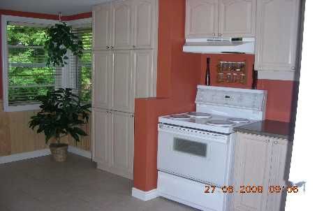 8 Victor Dr, Whitchurch-Stouffville, L4A7X3 | Image 3