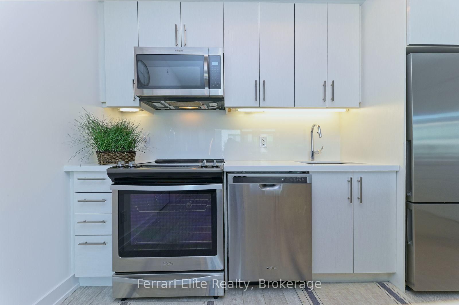 301 Sea Ray Avenue photo 7