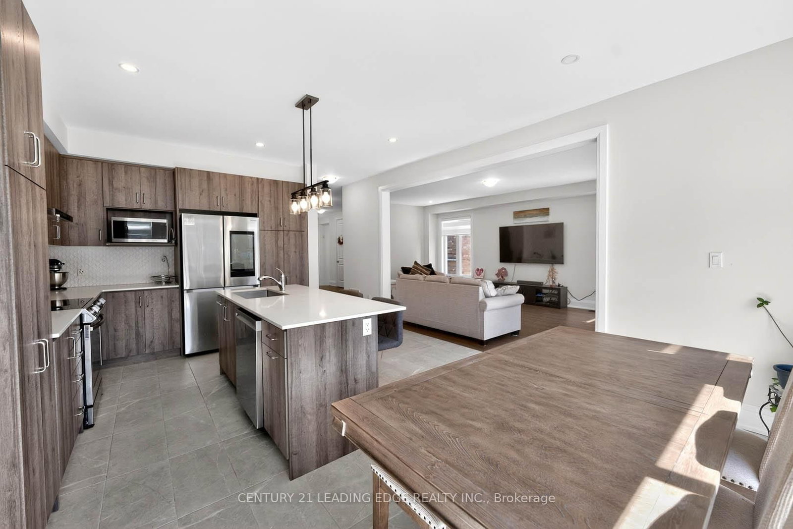 235 Ferragine Crescent • Bradford West Gwillimbury, ON photo 16