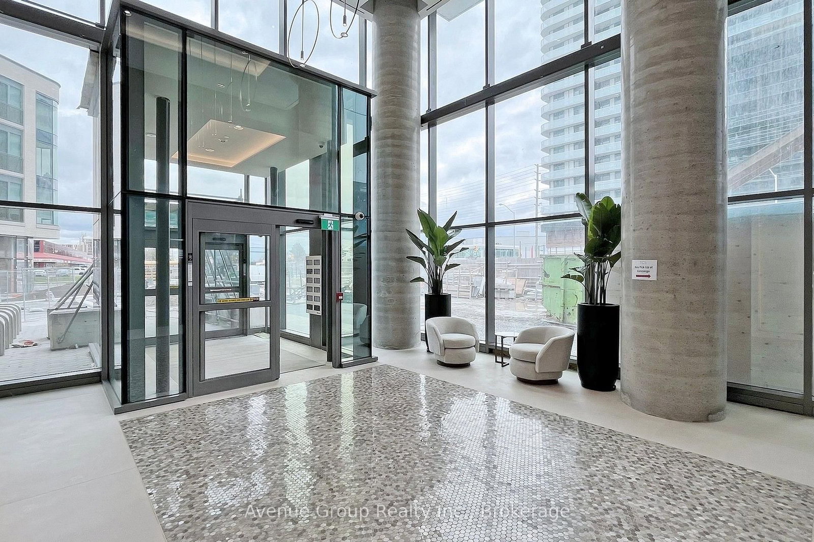 5208-7890 Jane St, Vaughan, view 4