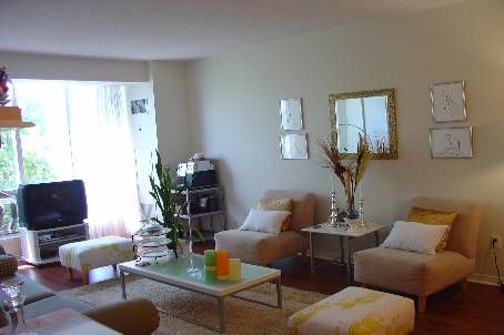 317A - 7398 Yonge St, Vaughan, L4J1V8 | Image 3