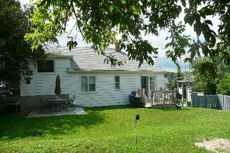 1059 Gorham St, Newmarket, L3Y 5G | Image 2