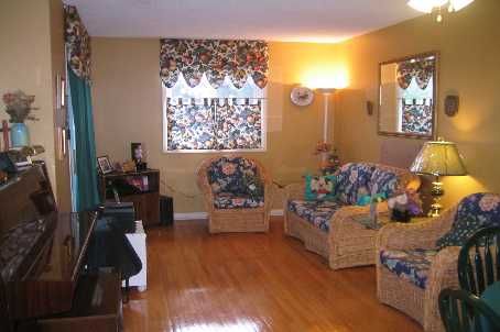 95 Miley Dr, Markham, L3R4V2 | Image 3