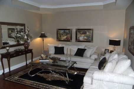 112 Westbury Crt, Richmond Hill, L4S2L3 | Image 2