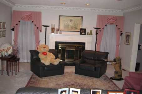 29 Northgate Cres, Richmond Hill, L4B2K8 | Image 3