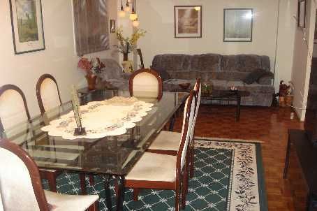 249 Rushbrook Dr, Newmarket, L3X2E3 | Image 3