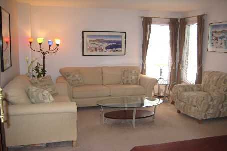 32 Macauley Dr, Markham, L3T5S5 | Image 2