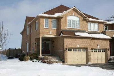 Townhouse sold at 90 Briarhall Crescent, Markham, Ontario, L6C2C7 - Berczy - MLS: N1560723