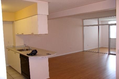 307 - 7398 Yonge St, Vaughan, L4J1V8 | Image 2