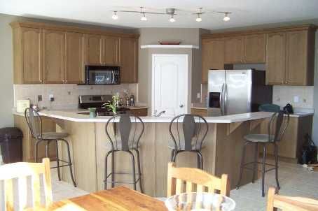 1091 Booth Ave, Innisfil, L9S4W6 | Image 3