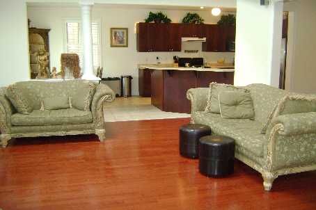 16 Chasser Dr, Markham, L6E1K4 | Image 3