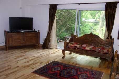 122 Tamarack Dr, Markham, L3T4X4 | Image 2