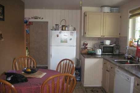 107 Bayview Pkwy, Newmarket, L3Y3W2 | Image 3