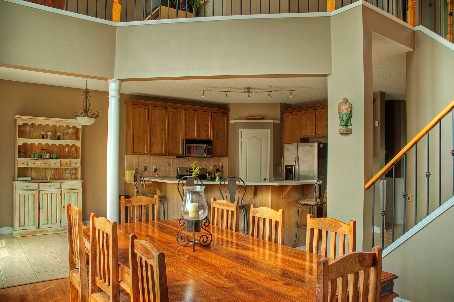 1091 Booth Ave, Innisfil, L9S4W6 | Image 3