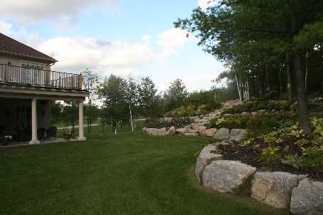 65 Kingswood Dr, King, L7B1K8 | Image 2