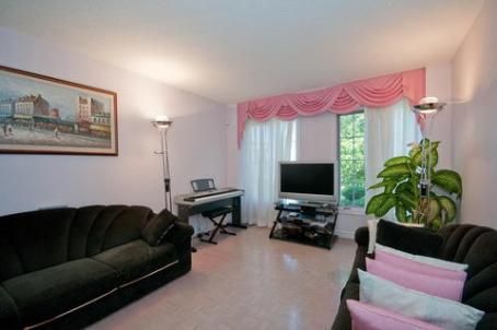 75 Rockwood Cres, Vaughan, L4J7T2 | Image 3