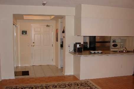 220 - 7398 Yonge St, Vaughan, L4J8J2 | Image 3