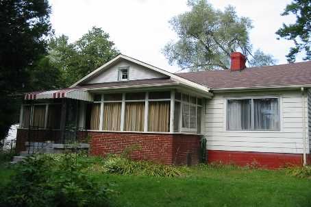 108 Yongehurst Rd, Richmond Hill, L4C3T2 | Image 2