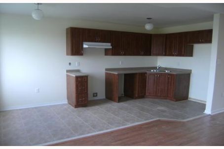 32 Admiral Cres, Essa, L0M1B4 | Image 2