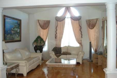 22 Siderno Cres, Vaughan, L4L1A8 | Image 3