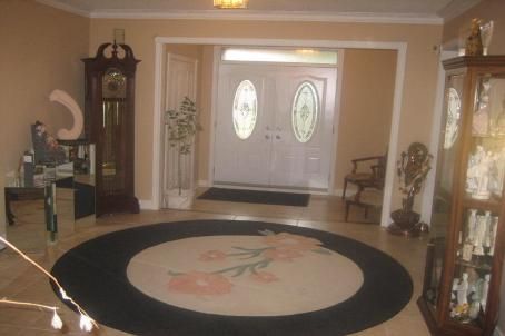 112 Strathearn Ave, Richmond Hill, L4B2L2 | Image 2