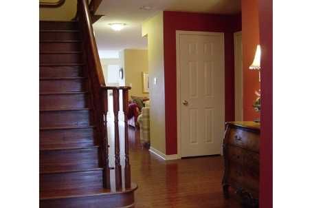 46 Revelstoke Cres, Richmond Hill, L4B4T2 | Image 2