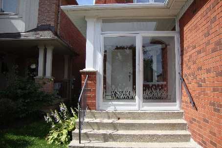 180 Rushbrook Dr, Newmarket, L3X2E2 | Image 2