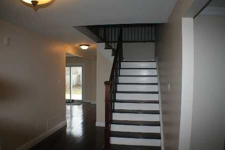 266 London Rd, Newmarket, L3Y6K8 | Image 2