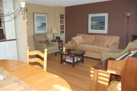 27 Dawson Cres, Aurora, L4G4T7 | Image 2