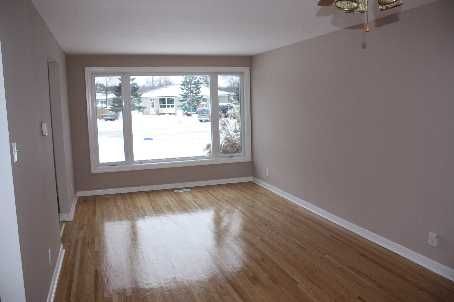 22 Jones Crt, Aurora, L4G2B8 | Image 3