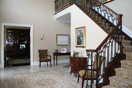 65 Kingswood Dr, King, L7B1K8 | Image 3