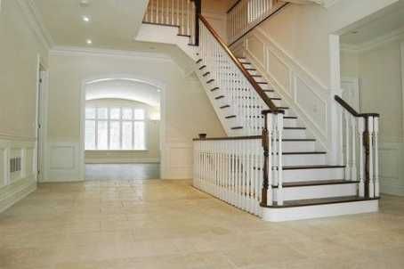 19 Glenhill Tr, Whitchurch-Stouffville, L4A1L9 | Image 2