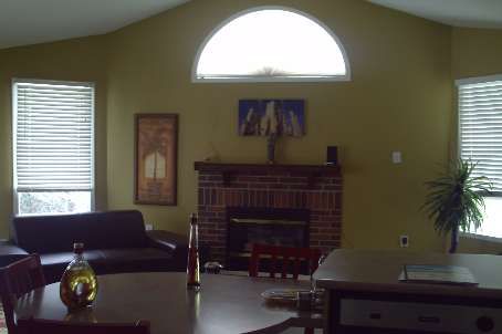 22 Rush Rd, Aurora, L4G7G5 | Image 2