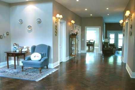 126 Old Surrey Lane, Richmond Hill, L4C8C6 | Image 2