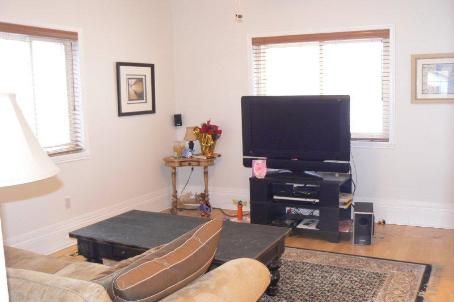 46 George St, Aurora, L4G2S2 | Image 2