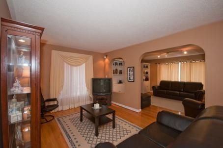 107 Quince Cres, Markham, L3S3T7 | Image 3