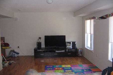 92 Louisbourg Way, Markham, L6E0C5 | Image 2