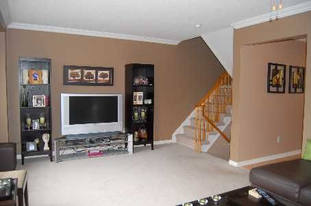 118 Mugford Rd, Aurora, L4J7J8 | Image 3