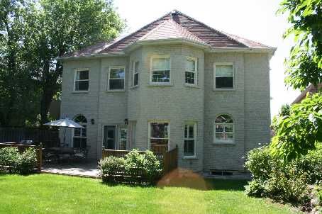 126 Old Surrey Lane, Richmond Hill, L4C8C6 | Image 3