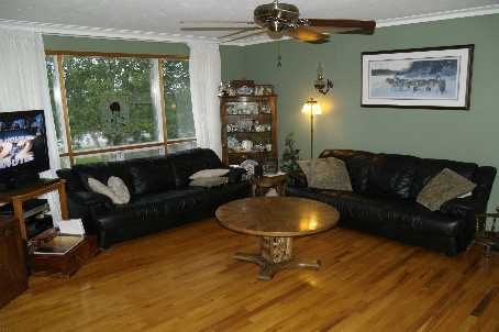 331 Tornado Dr, Bradford West Gwillimbury, L3Z2A6 | Image 2