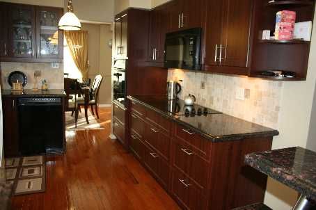 15 Miles Crt, Richmond Hill, L4C5P7 | Image 3