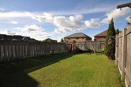53 Primeau Dr, Aurora, L4G6Z3 | Image 3