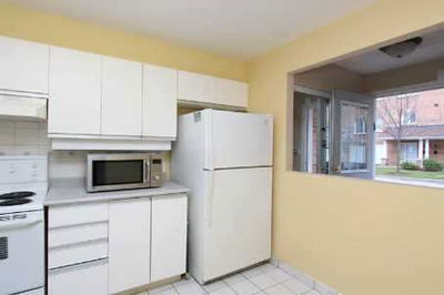 Unit 95 — 151 Townsgate Dr, Vaughan - Crestwood-Springfarm-Yorkhill image-0-2