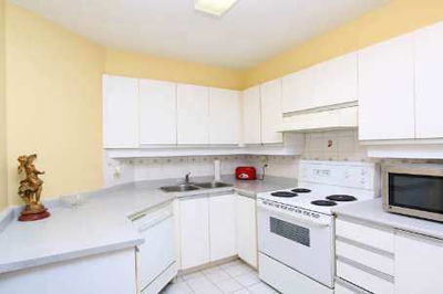 Unit 95 — 151 Townsgate Dr, Vaughan - Crestwood-Springfarm-Yorkhill image-0-3