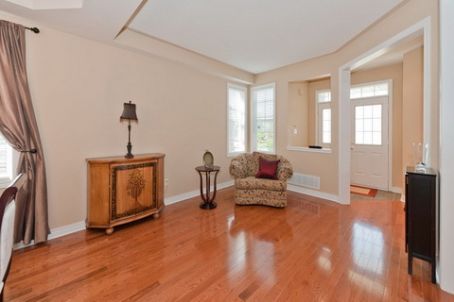 120 Deerwood Cres, Richmond Hill, L4E4M3 | Image 2