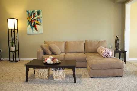 22 Stiles Ave, Aurora, L4G7N3 | Image 2