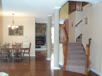 87 Estate Garden Dr, Richmond Hill, L4C3V6 | Image 2