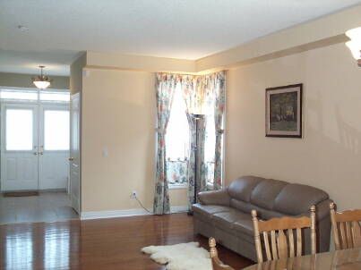 87 Estate Garden Dr, Richmond Hill, L4C3V6 | Image 3